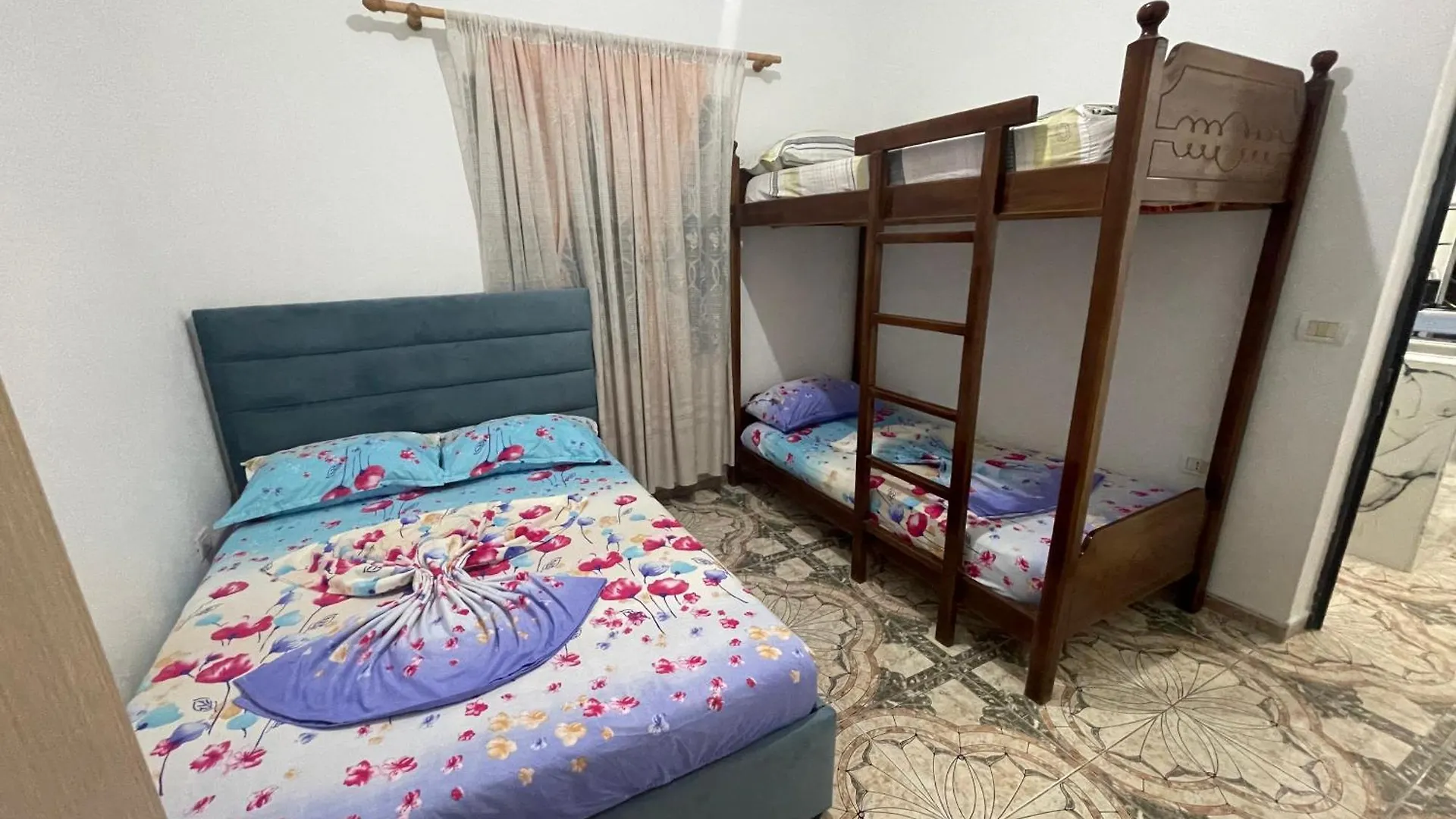 Rum i privatbostad Rooms For Rent 1 Durrës